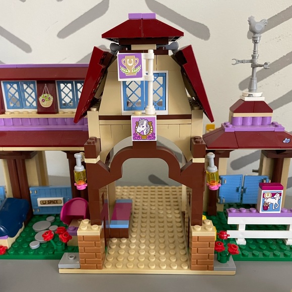 Lego Friends Heartlake Riding Club Horse Farm Barn Set Blocks 41126 - Picture 4 of 14